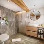 Haselhuhn Apartment *