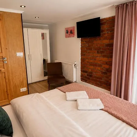 Haselhuhn Apartamento Hartau